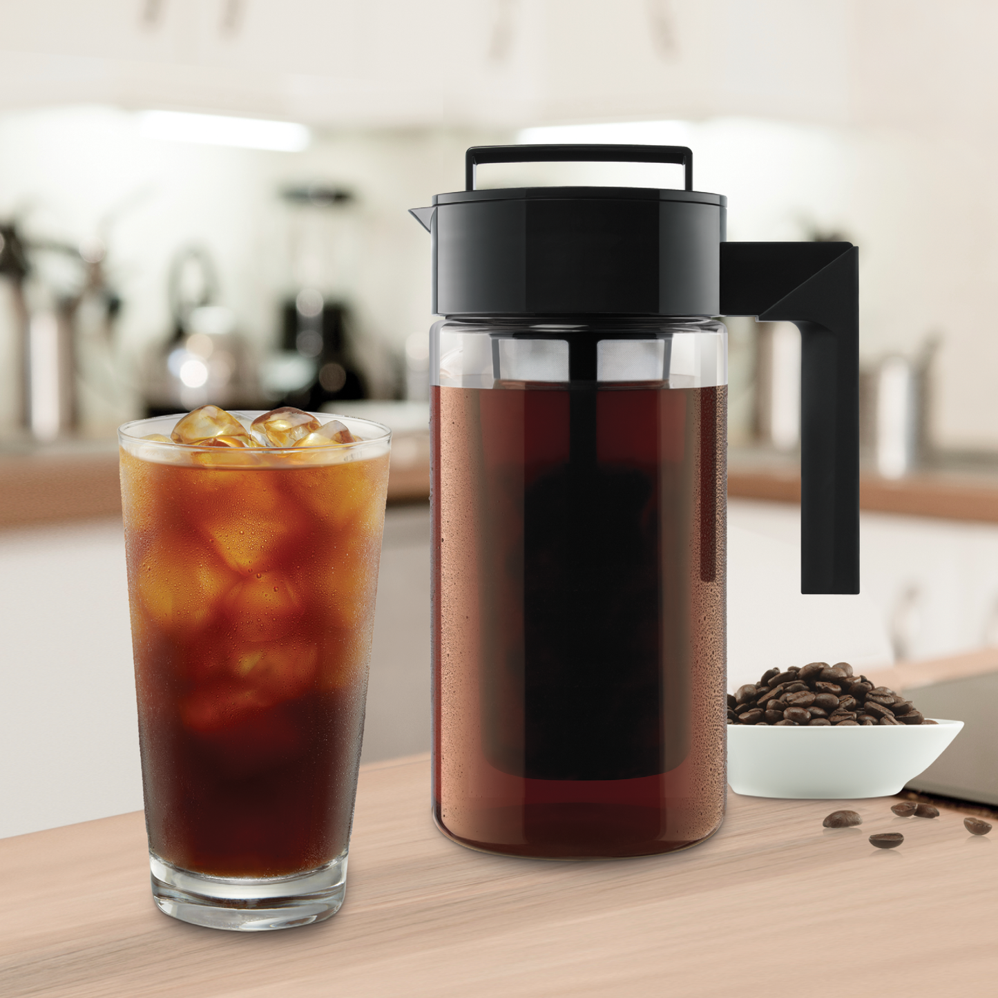 cold-brew-coffee-maker-q9 10310-ColdBrewCoffeeMaker-1qt-lifestyle2.png