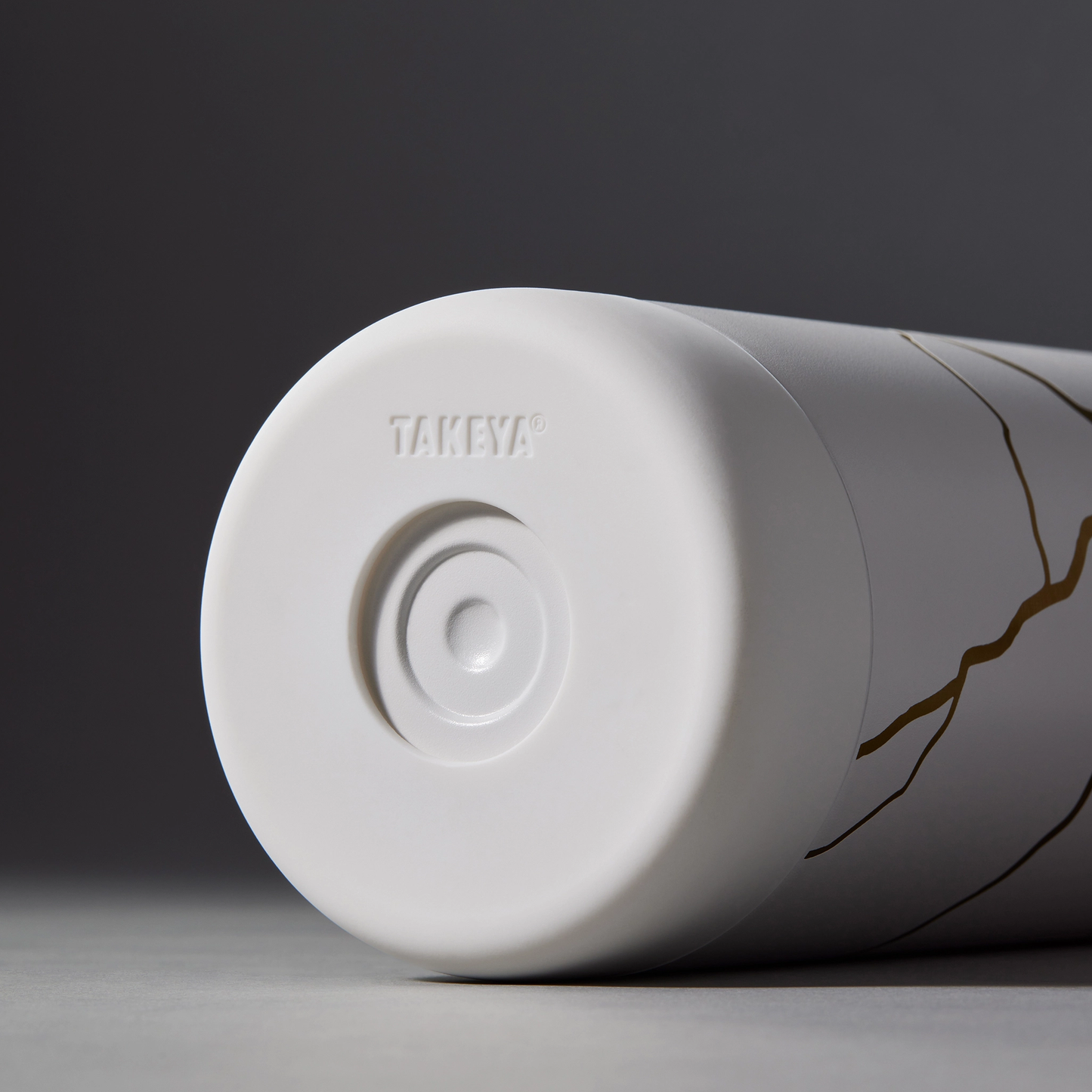 kintsugi-water-bottle-with-straw-lid-o1 51389-TK_HO25_Kintsugi_Takeya9255.png