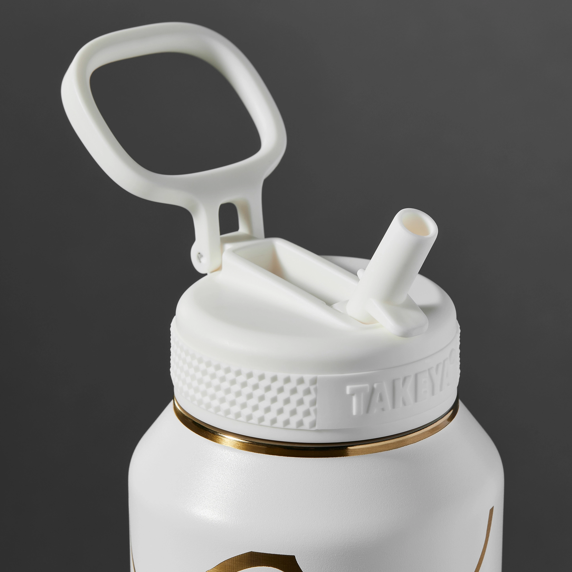 kintsugi-water-bottle-with-straw-lid-o1 51389-TK_HO25_Kintsugi_Takeya9271.png