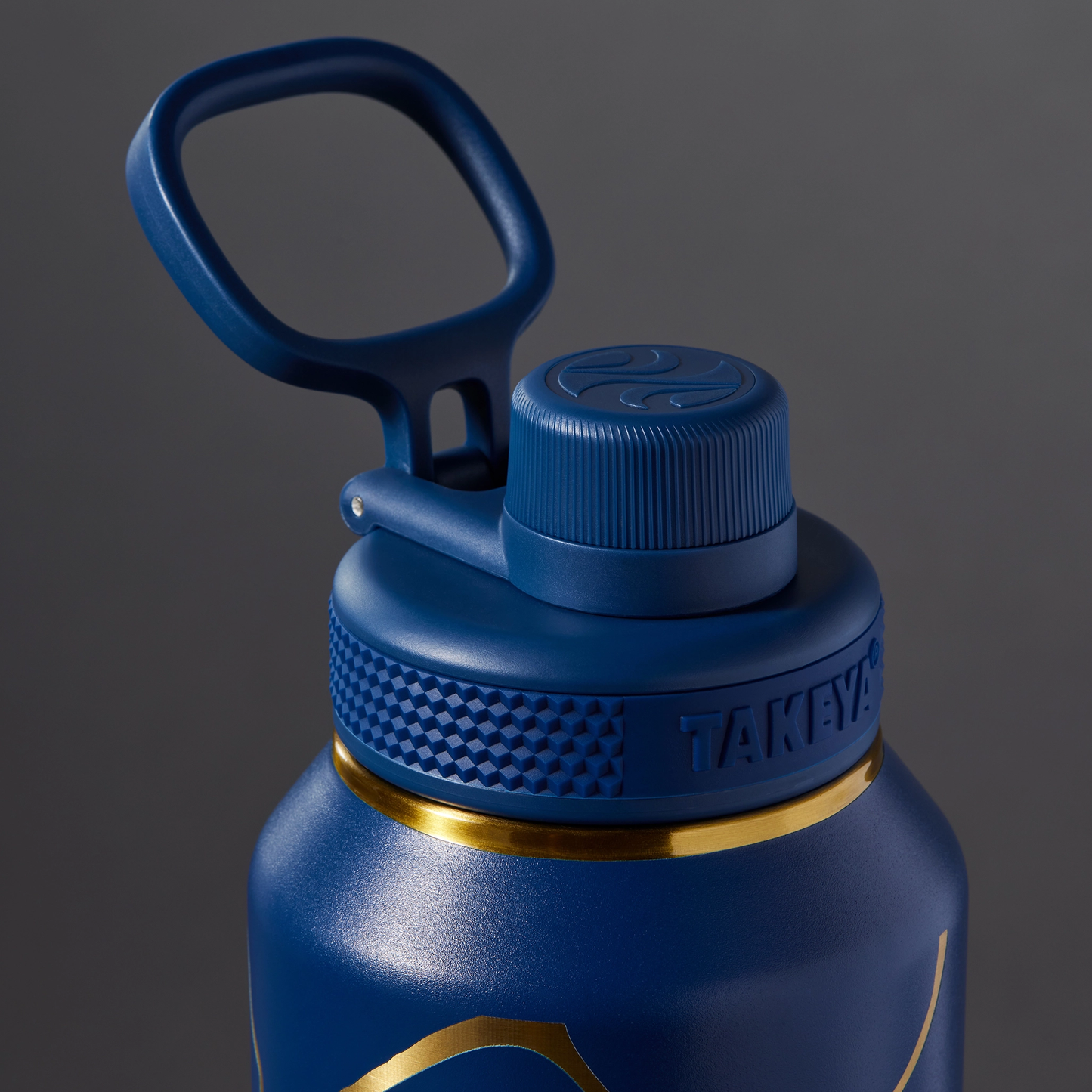 kintsugi-water-bottle-with-spout-lid-w3 51390-TK_HO25_Kintsugi_Takeya9266.png